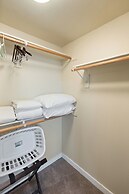 Global Luxury Suites at Woodbury