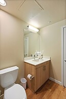 Global Luxury Suites at Woodbury