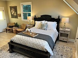 Lakeside Valley Vineyards B&B