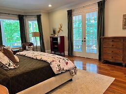 Lakeside Valley Vineyards B&B