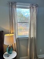 Lakeside Valley Vineyards B&B