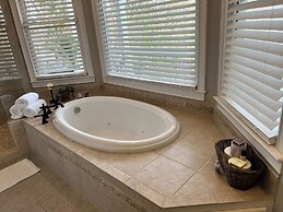 Lakeside Valley Vineyards B&B