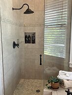 Lakeside Valley Vineyards B&B