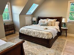 Lakeside Valley Vineyards B&B