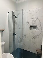 Lakeside Valley Vineyards B&B