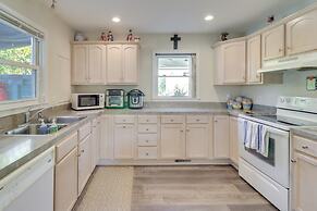 Potomac River Getaway: Walk to Marina!