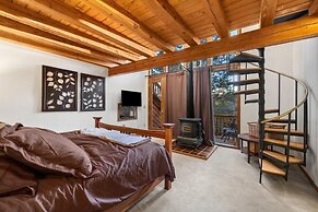 82 Lenawee Lane 5 Bedroom Home