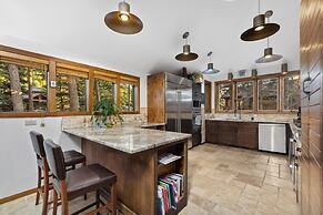 82 Lenawee Lane 5 Bedroom Home