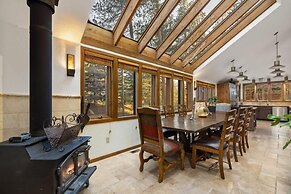 82 Lenawee Lane 5 Bedroom Home