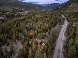 82 Lenawee Lane 5 Bedroom Home