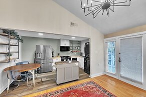 Stylish Museum Apt 3 Comfort & Culture Combined 1 Bedroom Duplex