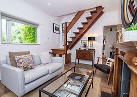 Host Stay Terrace on Canal