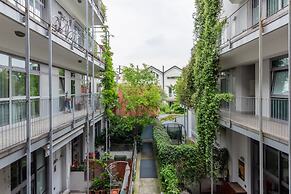 Stylish Apartment With Balcony
