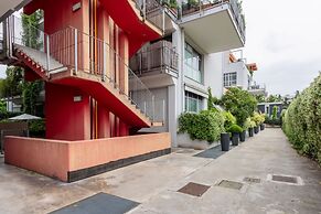 Stylish Apartment With Balcony