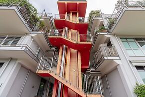 Stylish Apartment With Balcony