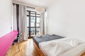 Stylish Apartment With Balcony