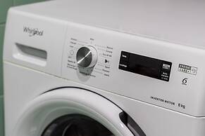 Stylish Apartment With Balcony