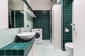 Stylish Apartment With Balcony