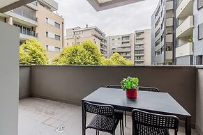 Modern and Spacious Apartment With Terrace