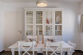 Cozy Apartment for 4 With Parking