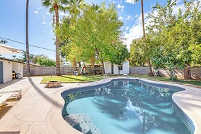 8 Mi to Dtwn: Pet-friendly Phoenix Home!