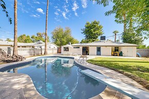 8 Mi to Dtwn: Pet-friendly Phoenix Home!