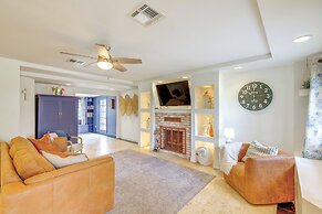 8 Mi to Dtwn: Pet-friendly Phoenix Home!