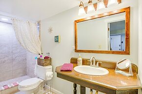 Denver Retreat in Cherry Creek: Walk to Dining!