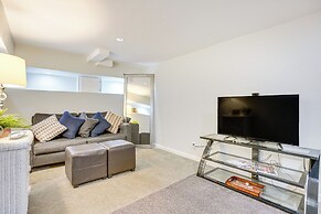 Denver Retreat in Cherry Creek: Walk to Dining!