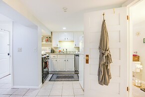 Denver Retreat in Cherry Creek: Walk to Dining!