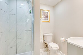 5 Mi to Downtown Baltimore: Quiet Home w/ Porch