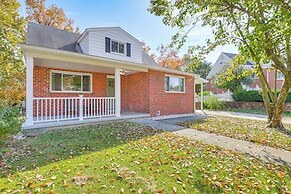 5 Mi to Downtown Baltimore: Quiet Home w/ Porch
