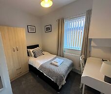 Storey Apartment - Downstairs 2bed Flat