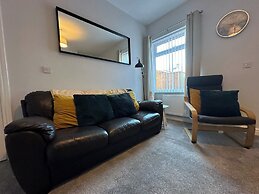 Storey Apartment - Downstairs 2bed Flat