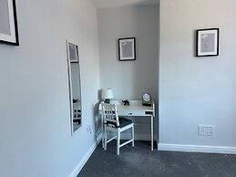 Storey Apartment - Downstairs 2bed Flat