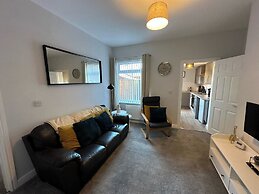 Storey Apartment - Downstairs 2bed Flat