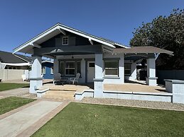 42 Chelsea Place On The Park- In Heart Of Downtown 3 Bedroom Home