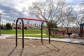 42 Chelsea Place On The Park- In Heart Of Downtown 3 Bedroom Home