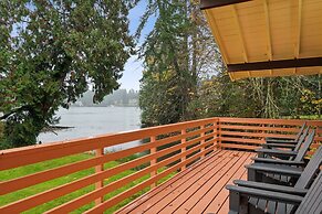 Tranquil Waterfront Escape With Harbor Views 3 Bedroom Home