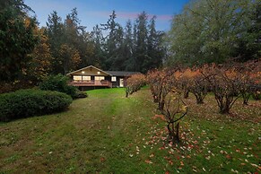 Tranquil Waterfront Escape With Harbor Views 3 Bedroom Home