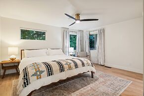 Tranquil Waterfront Escape With Harbor Views 3 Bedroom Home