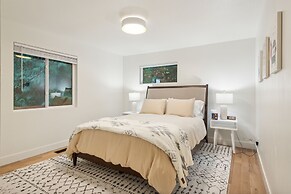 Tranquil Waterfront Escape With Harbor Views 3 Bedroom Home