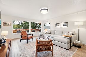 Tranquil Waterfront Escape With Harbor Views 3 Bedroom Home