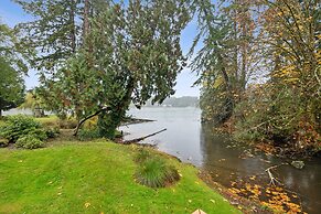 Tranquil Waterfront Escape With Harbor Views 3 Bedroom Home