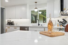Tranquil Waterfront Escape With Harbor Views 3 Bedroom Home