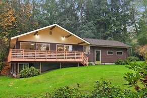 Tranquil Waterfront Escape With Harbor Views 3 Bedroom Home