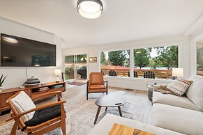 Tranquil Waterfront Escape With Harbor Views 3 Bedroom Home