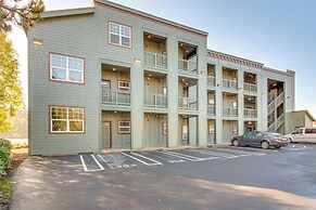 Riverfront Apt in Old Town Florence!