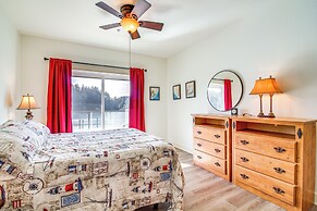 Riverfront Apt in Old Town Florence!