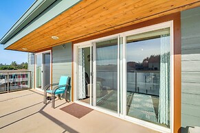 Riverfront Apt in Old Town Florence!